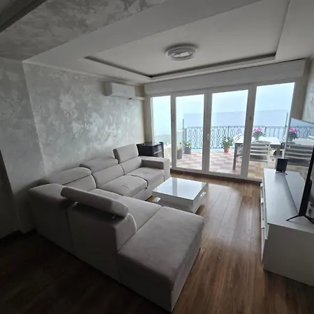 With Sea View 公寓 *